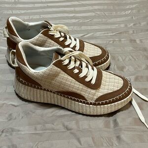 Universal Thread Women’s Sneakers
